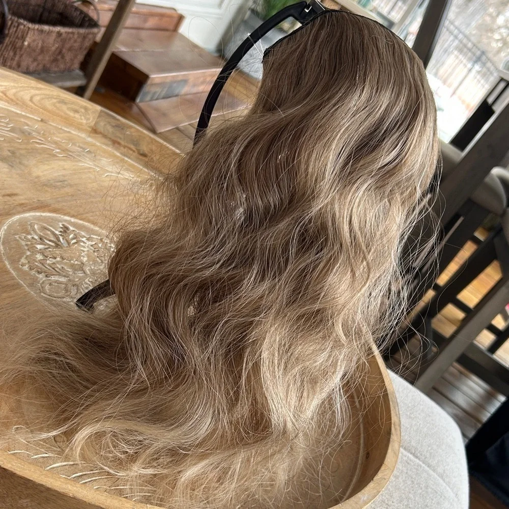 Luxurious Wavy Hair Extension invisible wire 20” long blonde w clips